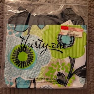 Thirty-One New in package, OH Snap, hanging pockets